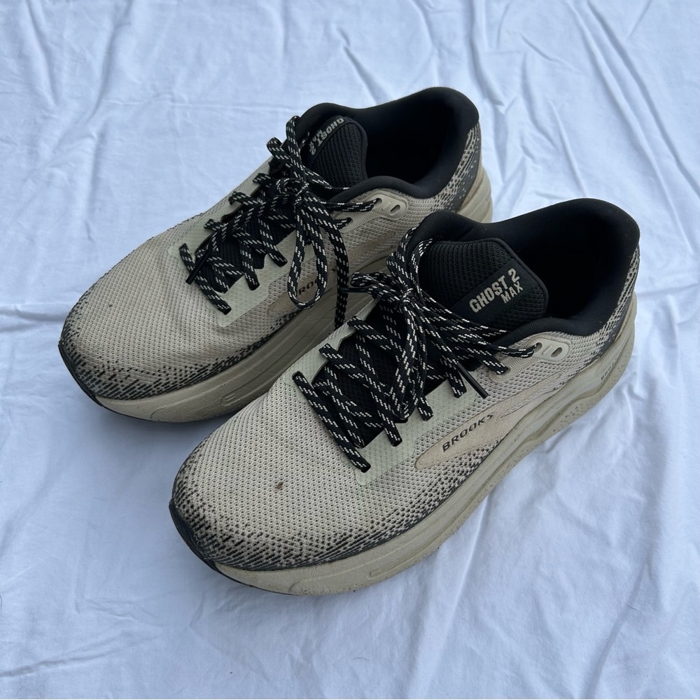 Brooks Womens Ghost Max 2 Running Shoes - Black and Cream